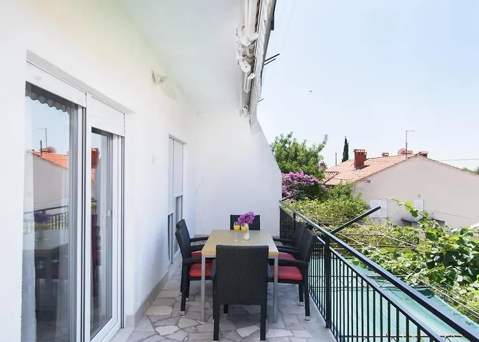 A3-90m2 W Shared Pool & Balcony Next To Apartament *