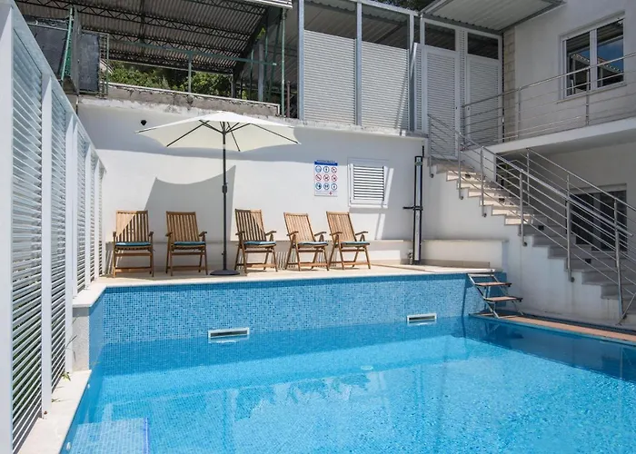 Apartament A3-90m2 W Shared Pool & Balcony Next To *