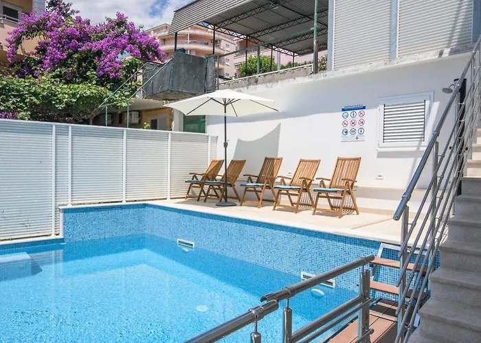 A3-90m2 W Shared Pool & Balcony Next To Apartament