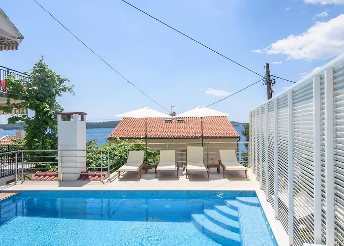Apartament A3-90m2 W Shared Pool & Balcony Next To *