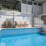 아파트 A3-90m2 W Shared Pool & Balcony Next To *