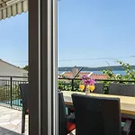 A3-90m2 W Shared Pool & Balcony Next To * 트로기르