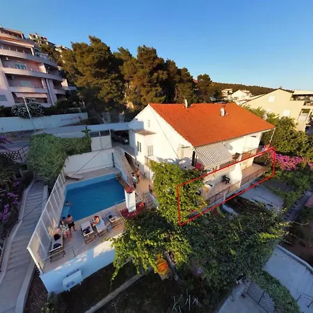 A3-90m2 W Shared Pool & Balcony Next To Apartment