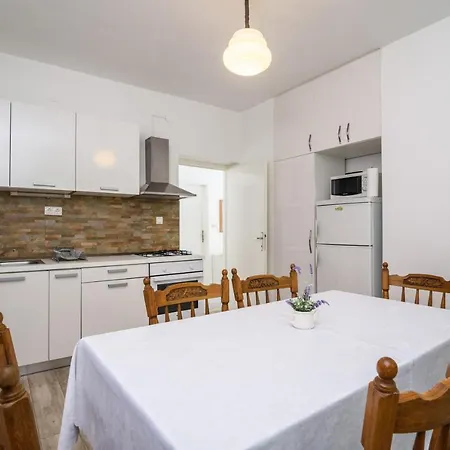 Apartment A3-90m2 W Shared Pool & Balcony Next To *