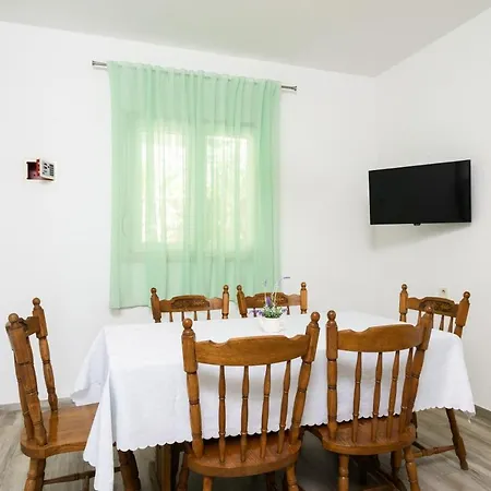 Apartment A3-90m2 W Shared Pool & Balcony Next To *