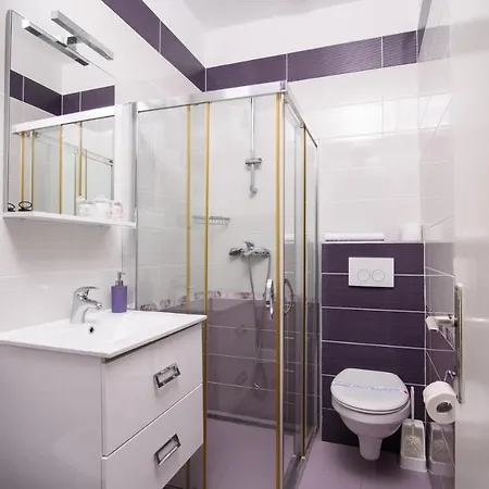 A3-90m2 W Shared Pool & Balcony Next To * Trogir