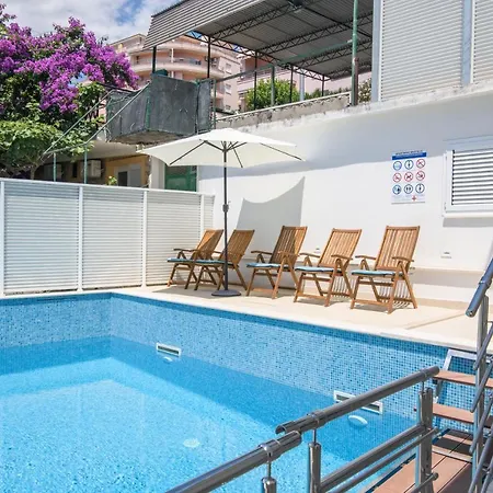 A3-90m2 W Shared Pool & Balcony Next To 公寓