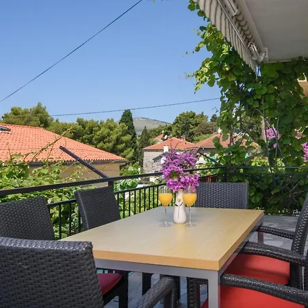 Apartment A3-90m2 W Shared Pool & Balcony Next To Trogir