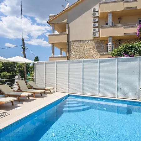A3-90m2 W Shared Pool & Balcony Next To Apartment Trogir